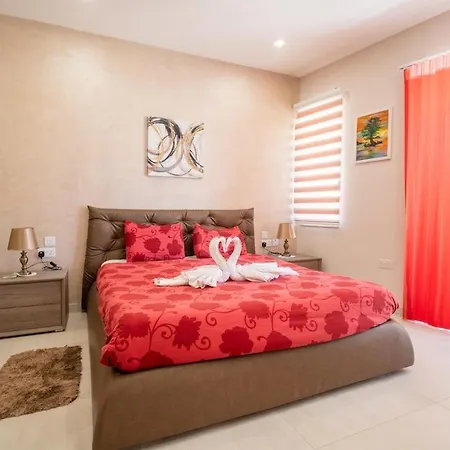 4br With Wifi, Ac And Comfy Beds By 360 Estates Għajnsielem