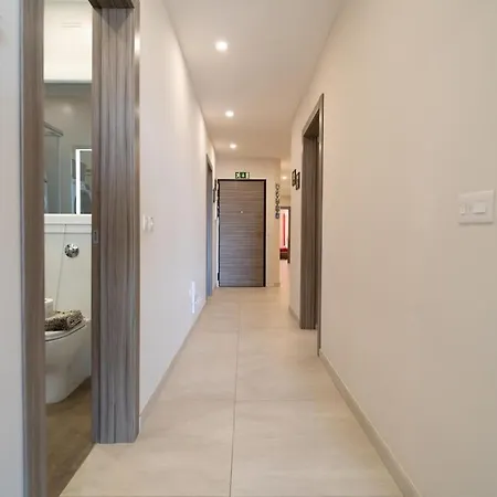 아파트 4br With Wifi, Ac And Comfy Beds By 360 Estates